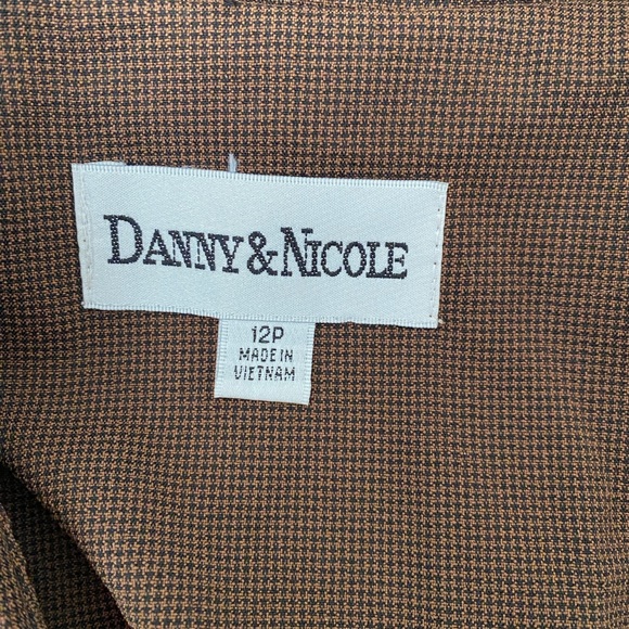 Vintage Brown Buttoned Top - Picture 5 of 8